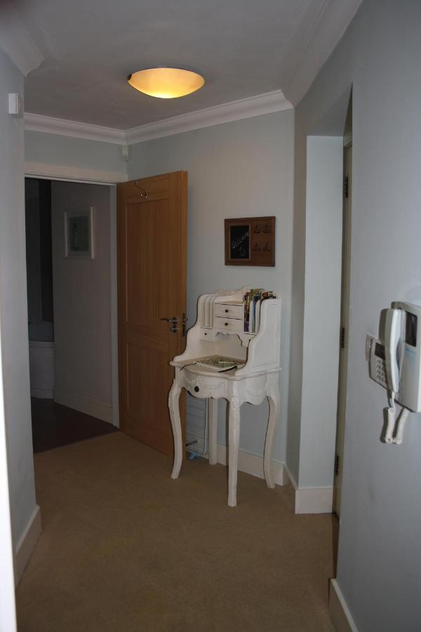 Canterbury Elms Court Quarto foto
